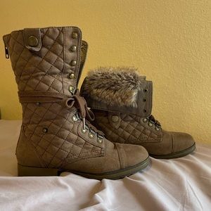 These boots are very versatile with a adjustable style.